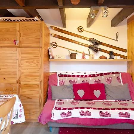 Petit Mitoyen Pyrenees 2000